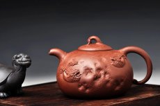 紫砂壶图片：孙金立 全手龙行龚春 精品代表作 丛林系列 - 美壶网