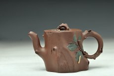 紫砂壶图片：崔巍健代表作 树桩精品  桑蚕壶 - 美壶网