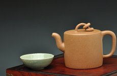 紫砂壶图片：潘小东全手新作 油润老段泥之双圈 敦厚老味足 - 美壶网