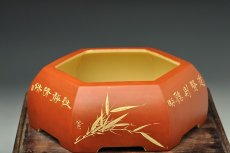 紫砂壶图片：岁寒三友之六方水洗 陆轶舟精品代表作 刀法精炼 粉浆效果更漂亮 - 美壶网