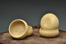 紫砂壶图片：围棋杯 佛手花瓶 古雅圆润 品味优质本山段 - 美壶网