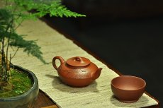 紫砂壶图片：文气佳作 线条优美 富有逸趣 值得雅藏 红泥合欢 - 美壶网