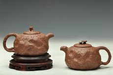 紫砂壶图片：谢多莲最新作品 全手薄胎龚春对壶 古朴 周正协调 - 美壶网