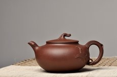 紫砂壶图片：线条流畅 韵味十足 简意花器 全手工花趣 - 美壶网