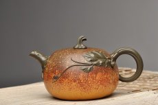 紫砂壶图片：花器实力派  孙伟强张新亚合作 七彩之丰收南瓜 栩栩如生 - 美壶网