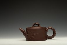 紫砂壶图片：陈腐老紫泥 仅一件不接受定做 手法老辣 花货潜力股 精致三友 - 美壶网