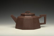 紫砂壶图片：马建鹏新作 工整厚重 线条挺拔  全手大八方 - 美壶网