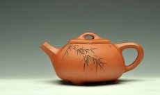 紫砂壶图片：线条流畅 挺拔有力  六方石瓢  实用佳品 - 美壶网