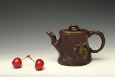 紫砂壶图片：蒋蓉花货风格 贴塑精致生动 桂花香 孙伟强张新亚合作 - 美壶网