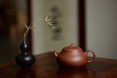 紫砂壶图片：张悦原创文人壶 感悟慢生活~ 全手遐逸壶 精品底槽青 - 美壶网