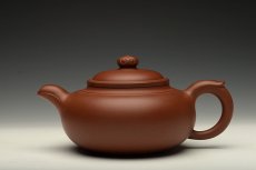 紫砂壶图片：精工实力派储俊伟代表作 厚雅飘逸  全手处处如意 - 美壶网