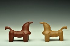 紫砂壶图片：一对陶马 神态生动 非常好玩~ 意象之美~ - 美壶网