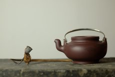 紫砂壶图片：器形稳重 全手蛋包 - 美壶网