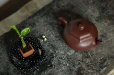 紫砂壶图片：潘小东新作 端庄秀丽 随方就圆 全手六方鼓腹 难度大~ - 美壶网