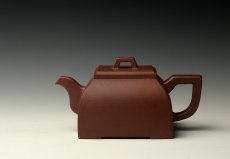 紫砂壶图片：厚重大气 全手琮鼎四方 - 美壶网