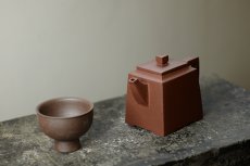 紫砂壶图片：马建鹏作品 全手工雅方壶 优雅大气 - 美壶网