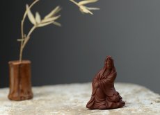 紫砂壶图片：慈悲祥和 坐观音 - 美壶网