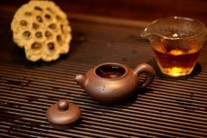 紫砂壶图片：谭华斌近作 道洪风格之玉露二式 刀法精炼 可人小壶 美壶特惠 - 美壶网