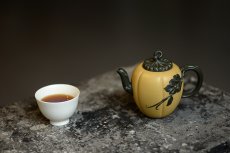 紫砂壶图片：原创作品 本段小金瓜 灵巧曼妙 夏日利器 孙伟强张新亚合作 - 美壶网