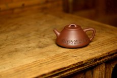 紫砂壶图片：吴杰摹古之全手子冶石瓢 墨生装饰 器形端正~ 骨肉均挺 - 美壶网