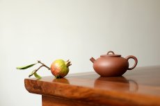 紫砂壶图片：詹黎明文气作品 别具风韵 全手巨轮珠 夏日畅饮必备 - 美壶网