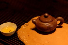 紫砂壶图片：谭华斌近作 道洪风格之玉露二式 刀法精炼 可人小壶 美壶特惠 - 美壶网