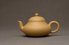 紫砂壶图片：王微全手新品 灵气可人 梨形 - 美壶网