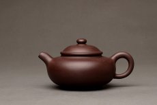 紫砂壶图片：美壶特惠 泓渝山房新品 扁潘壶 有趣实用 - 美壶网