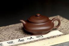 紫砂壶图片：美壶特惠 线条流畅 方圆之美 实用佳品 四方虚扁 - 美壶网