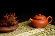 紫砂壶图片：优质朱泥 娇艳迷人 全手仿古 传统实用 - 美壶网