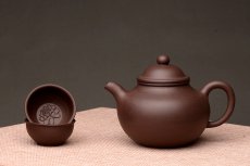 紫砂壶图片：美壶特惠 老味经典 大亨掇球 实用大品 - 美壶网