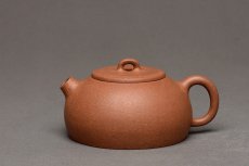 紫砂壶图片：张悦全手作品 段泥石权壶 优质老段 别有风味 实用可人 - 美壶网