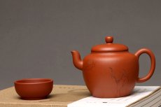 紫砂壶图片：徐亚春新品 优质朱泥 全手隐月 游心堂主人装饰 实用佳品 - 美壶网