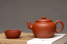 紫砂壶图片：徐亚春新品 优质朱泥 全手鼓墩 游心堂主人装饰 实用佳品 - 美壶网