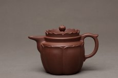 紫砂壶图片：蔡旭伟乙未冬 精美之作 全手莲花僧帽 娴静品茗 书房雅器 - 美壶网