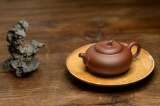 紫砂壶图片：王微丙申年全手新品 做工精致 灵巧秀雅  柿圆壶 - 美壶网