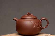 紫砂壶图片：潘丹初全手力作 沉稳敦厚不失拙趣 吉祥深深 蟠桃 - 美壶网