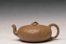 紫砂壶图片：高雪琴新作 优质老段泥 贴叶灵动 大口实用 全手春趣 - 美壶网