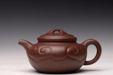 紫砂壶图片：顾小英丙申作品  优质老紫泥  仿古如意 大气稳重 - 美壶网