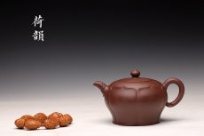 紫砂壶图片：蔡旭伟丙申春全手作品 秀丽可爱 筋纹小花 荷韵 - 美壶网