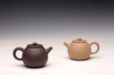 紫砂壶图片：鸿渝山房新品 美壶特惠  心经小巨轮  拙朴之风 杀茶利器 茶人最爱 - 美壶网