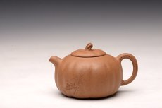 紫砂壶图片：姜建荣全手玩味小南瓜 田园清趣 游心堂主人装饰 - 美壶网