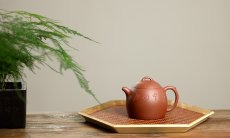 紫砂壶图片：文人作品 全手摹古秦权 储云高徒潘晓鸣装饰 格调高画意深  - 美壶网