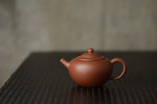 紫砂壶图片：美壶特惠 耐品实用 笠帽  茶人最爱 - 美壶网