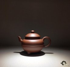 紫砂壶图片：三足腰线壶欣赏 - 美壶网