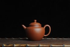 紫砂壶图片：端庄秀雅全手工明式剑流 - 美壶网