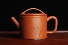 紫砂壶图片：优质赵庄朱泥 精品全手工汉瓦 端庄秀雅 大口实用 出水暴爽 - 美壶网