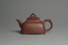 紫砂壶图片：实力派张海艳全手工弧菱壶 灰常漂亮 - 美壶网