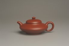 紫砂壶图片：小煤窑朱泥精致全手工小合欢壶 茶人醉爱 - 美壶网