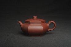 紫砂壶图片：美壶特惠 全手工优质紫红泥精致大彬六方 特文气 - 美壶网